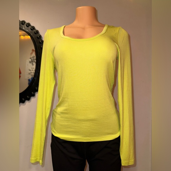 LOFT Tops - NWT LOFT LONG SLEVEE SCOOP NECK SIZE M